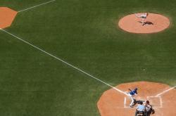 开云体育登录-拉沃尔杯险胜美网，当表演赛用灵魂抢分，德约的火热成最好注解