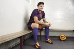 开云官网-当曼城蓝染上斗牛士红，一场时空折叠中的胜利