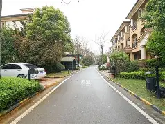 川足VS深圳佳兆业，两队实力相当，成就不可小觅的简单介绍