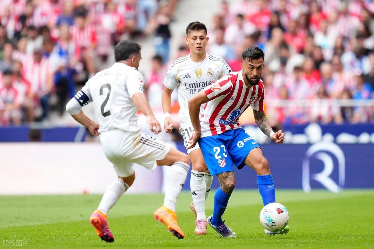 法兰克福豪取客场胜利,士气大振 法兰克福豪取客场胜利,士气大振