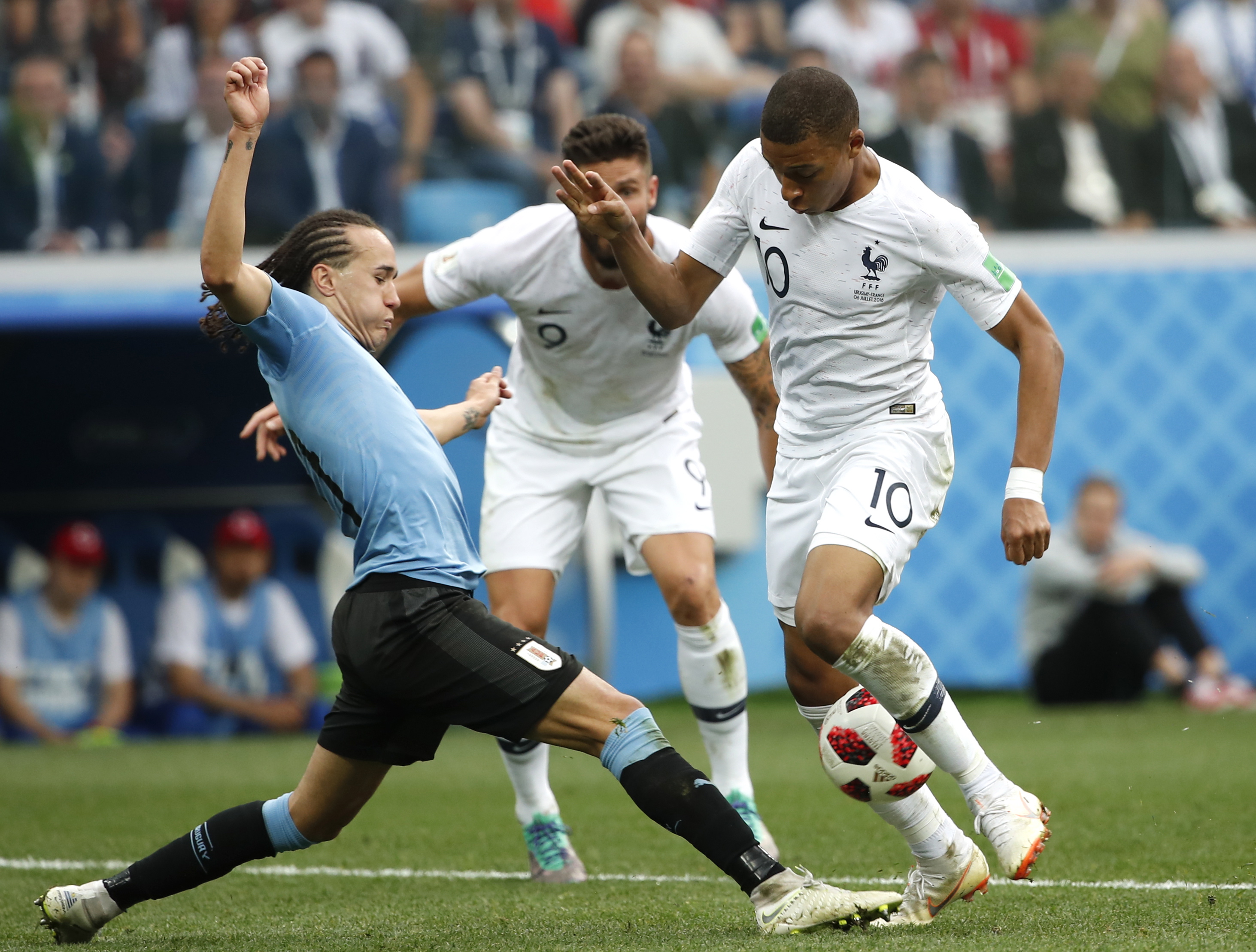 俄罗斯球队大胜对手，晋级国际赛事半决赛的简单介绍