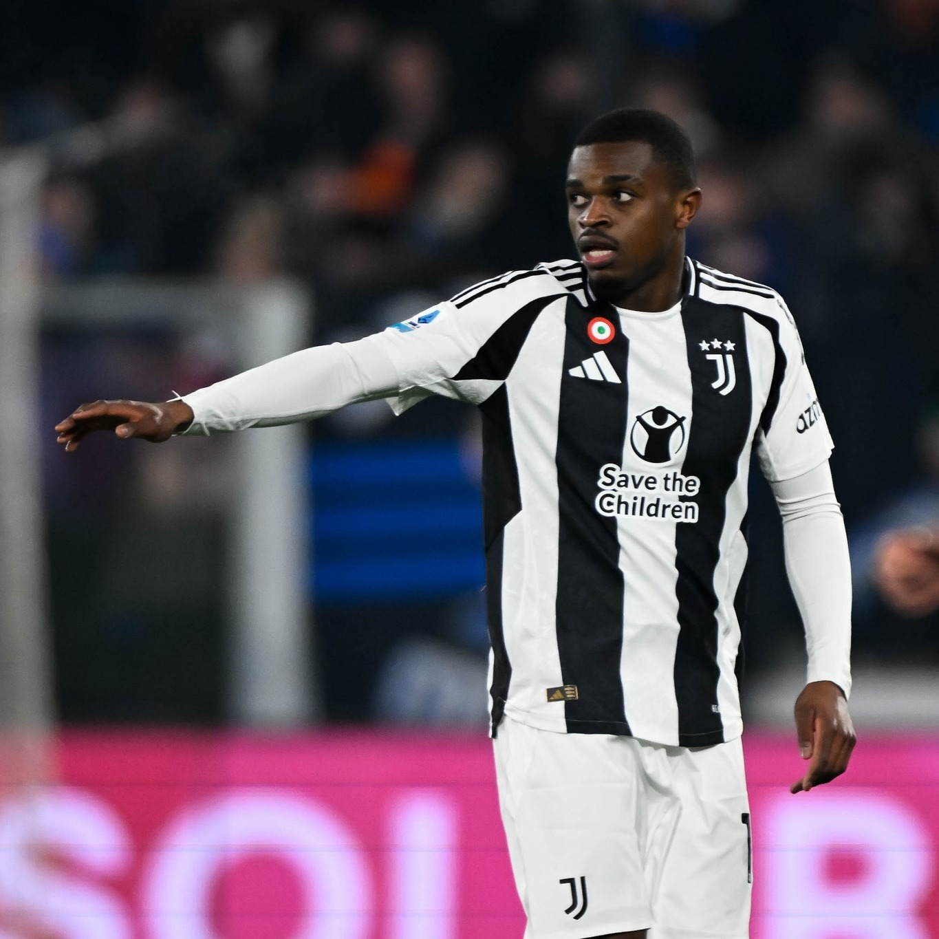 关于尤文图斯豪取连胜，冲击联赛头名的信息