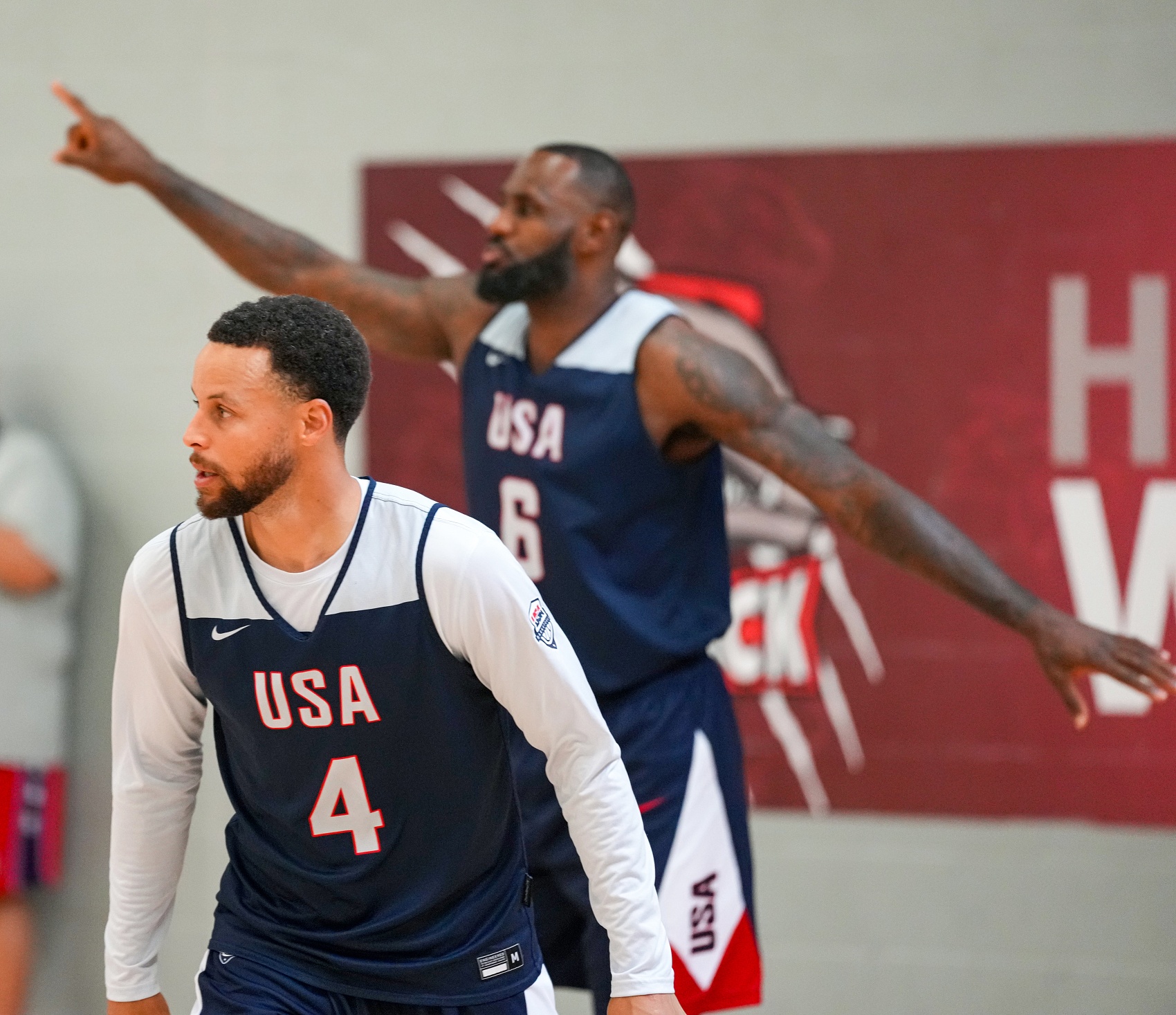 爵士险胜巴西男篮，库里打破历史纪录