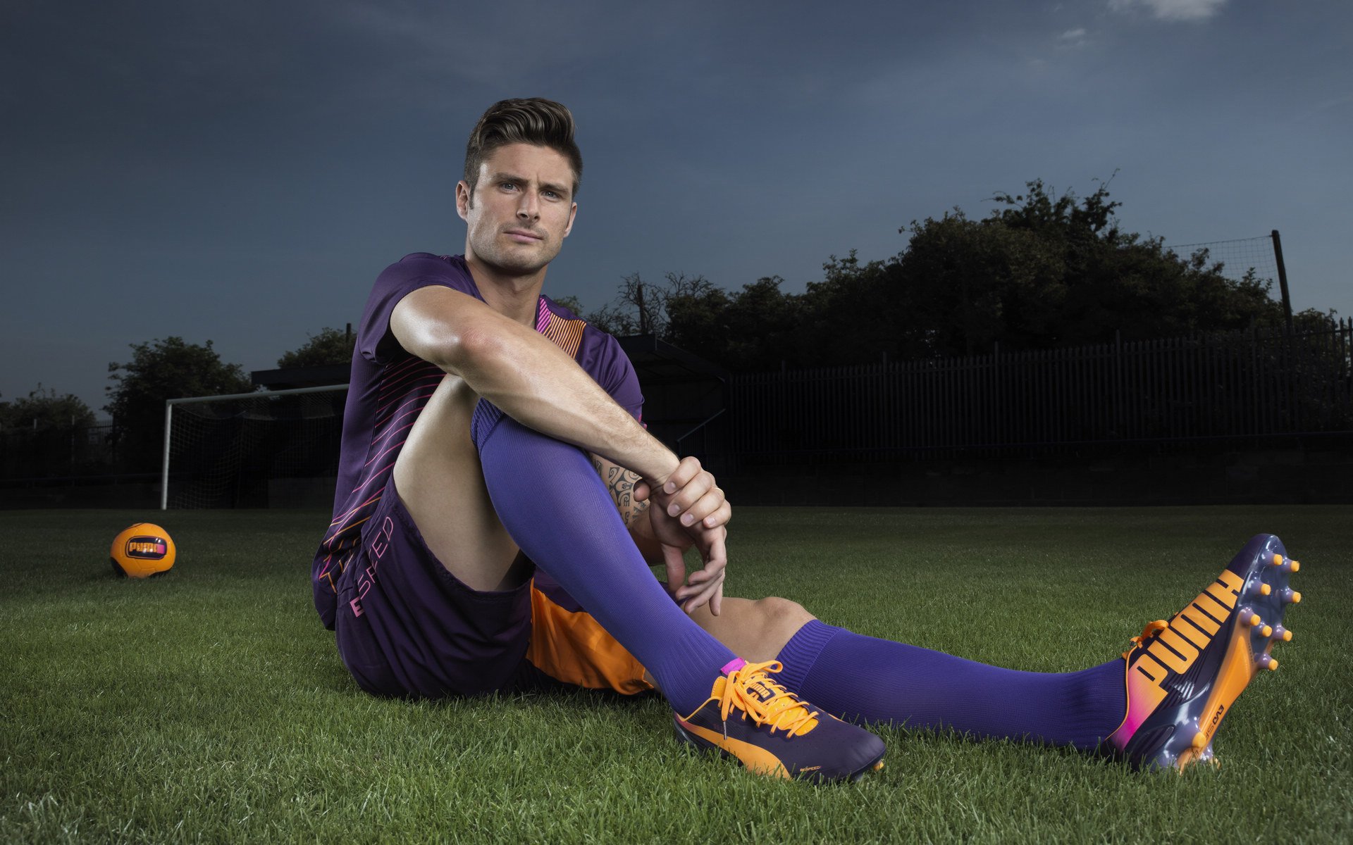 同一夜晚，两种心跳，足球险胜与乒乓球惊艳背后的体育哲学